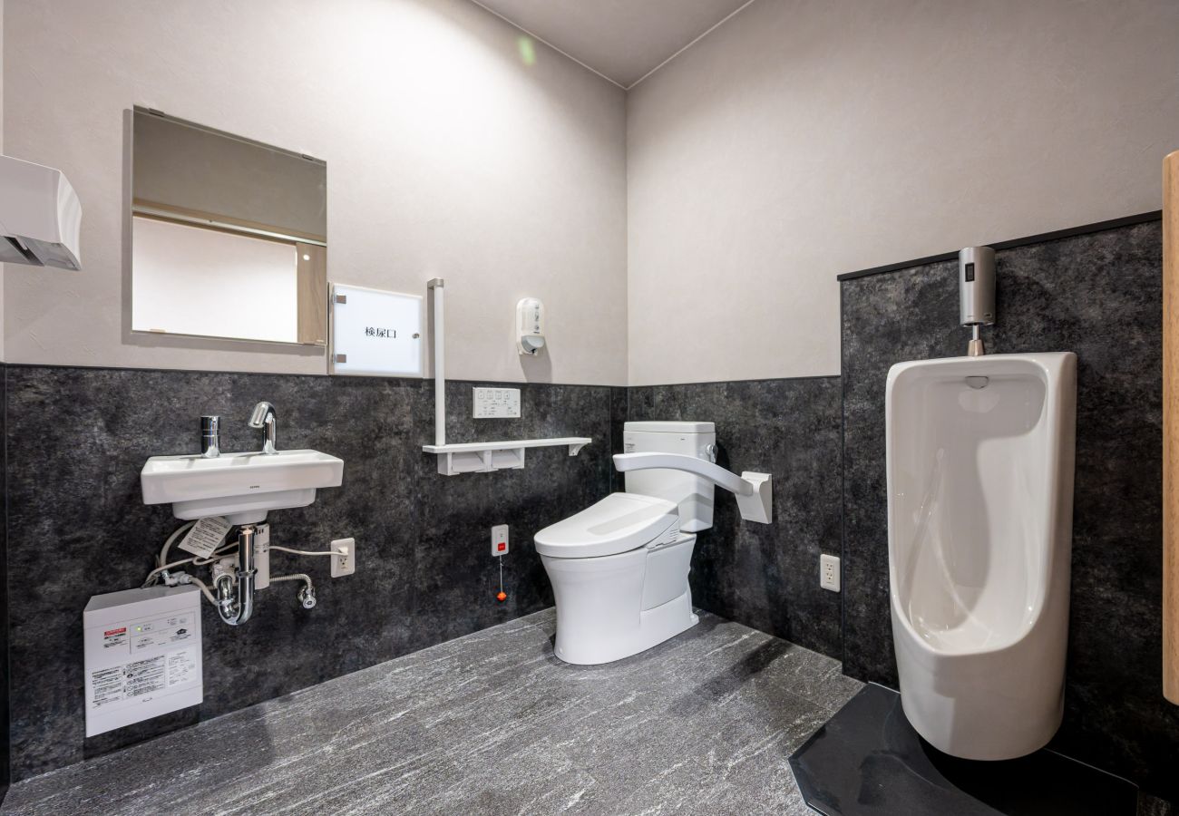 お手洗い（手すり付き）